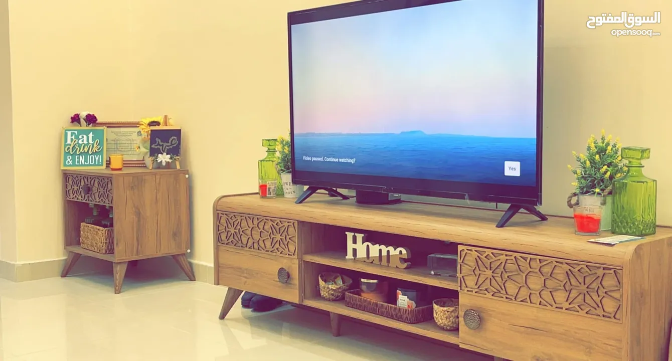 Coffee table / TV table / side table