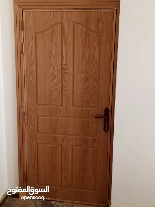 عرض على ابواب الخشب