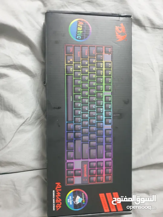 Redragon kumaru k552 يدعم اللغه العربيه مع سويتشلت زرقاء وسويتشات احتياطيه ومزيل ازرار