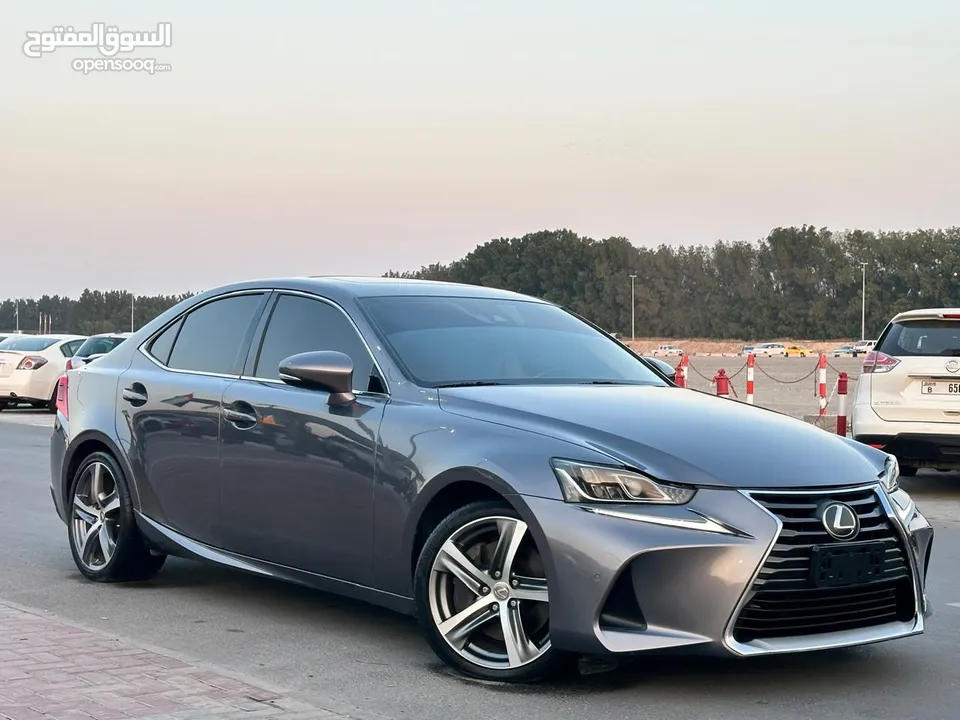 LEXUS IS350 2017