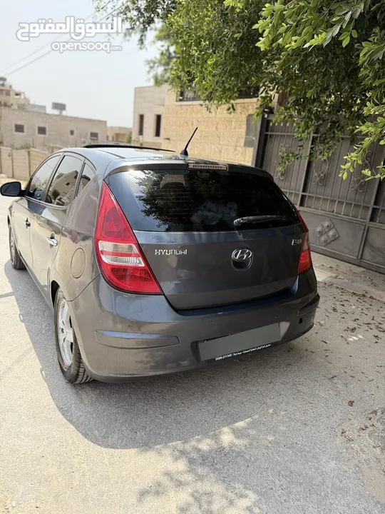 HYUNDA I30  2009 بسعر حرق ع الكاش فل مع فتحة سقف