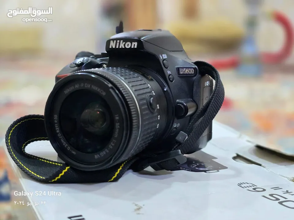 نيكون D5600 التفاصيل بالوصف داخل