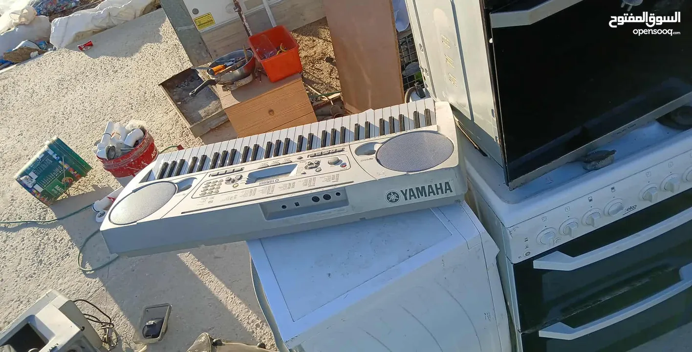 بيانو ياماها PSR-273 أصلي بحالة ممتازة في فلسطين بسعر مناسب قابل للنقاش