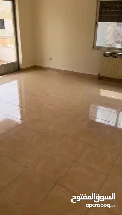 شقه فارغه غربيه بالرابيه للايجارمقابل حديقه الاميره ايمان