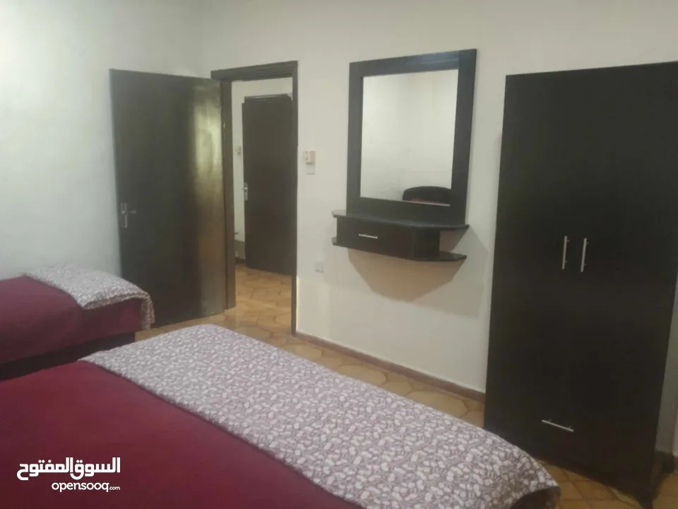 شقق و غرف مفروشة