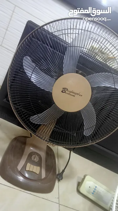 مراوح مستعمله  بحاله ممتازه مع الفحص سعر المروحه عشر دنانير