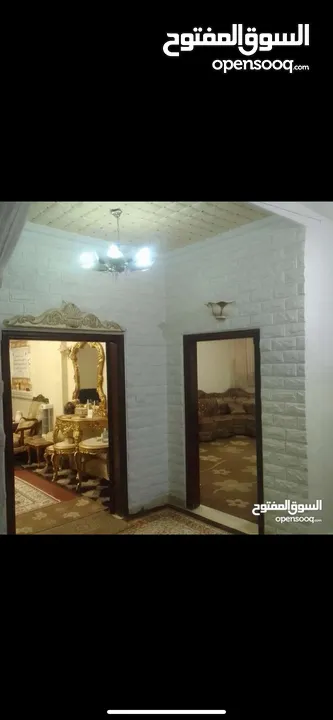 للبيع    مجمع تجاري.   ثلاث مخازن + شقق عدد ثنين   بدخل شهري