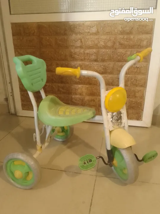 بسكليت بحاله ممتازه لعمر 3 سنوات