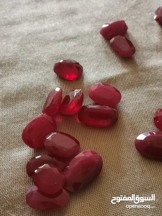 Emerelad زمرد اخضر طبيعي اصلي زامبيا سعر القيراط 100دولار.. طبيعي اصلي غير مسخن ولا معالج.  تحفه روع