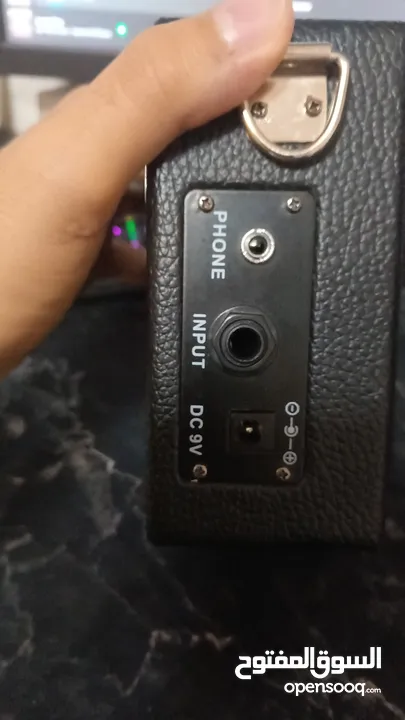 small traveling amplifier for guitar