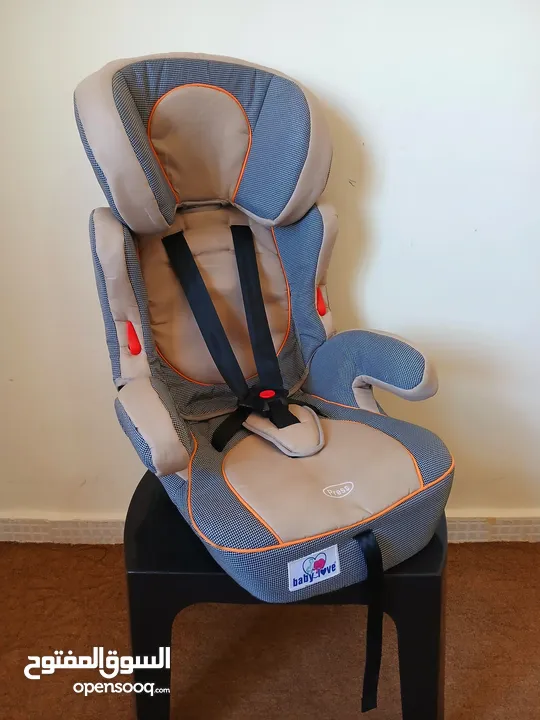 كارسيت أطفال ماركة baby Love بحالة الجديد بسعر مميز