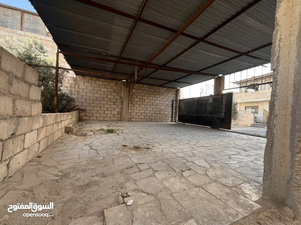 عمارة ثلاث طوابق + شقة ارضية عظم +تسوية  + كراج سيارات  للبيع