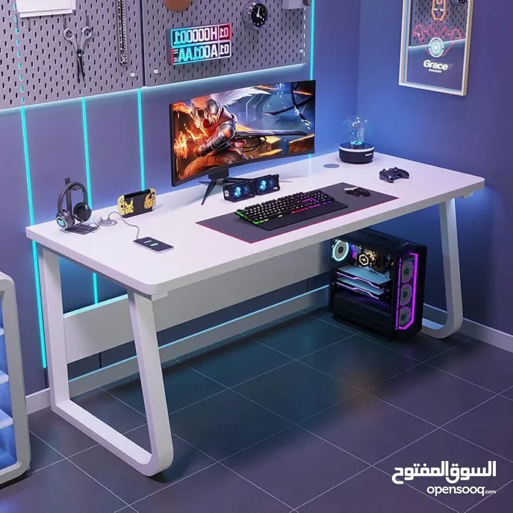 مكتب الجيمنج و الالعاب الاحترافي لون ابيض