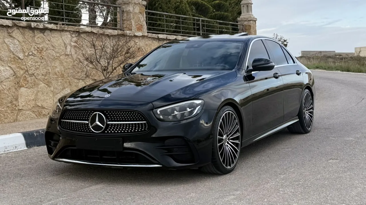 Mercedes benz E200 AMG بحالة الوكالة