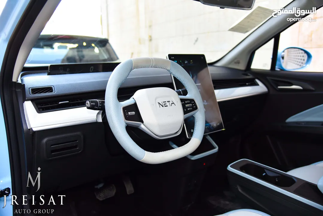 نيتا آيا الكهربائية بالكامل متوفر باللونين الازرق والاخضر 2023 Neta Aya EV SUV