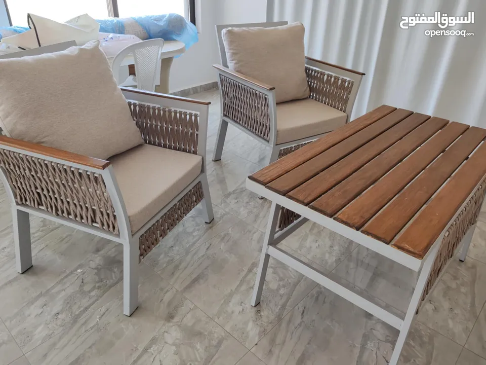 طقم خارجي مناسب لحديقة/ برندة