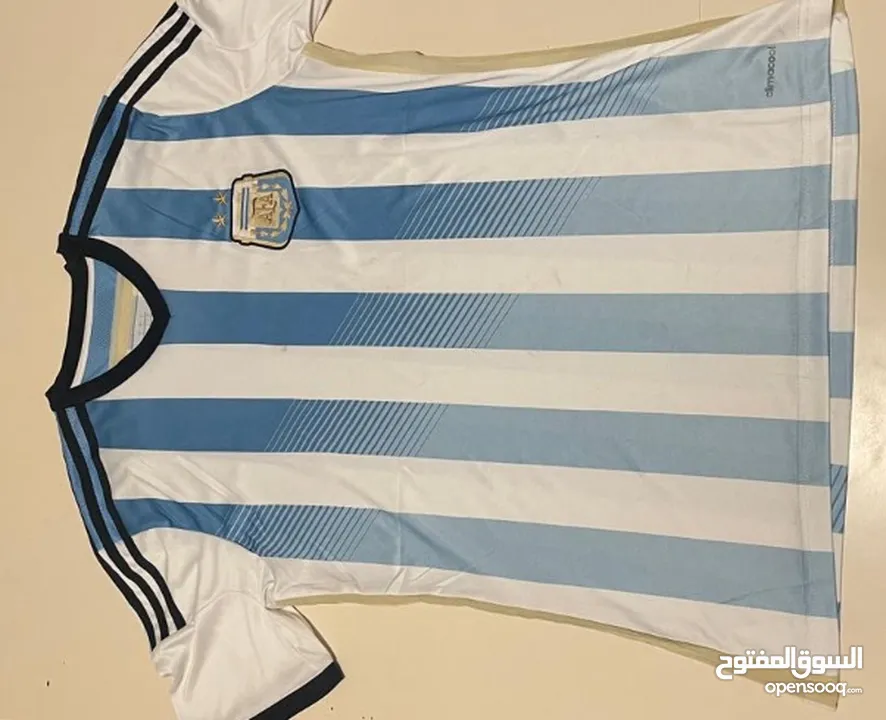 بلايز رياضيه كرة قدم جوده شبه جديد