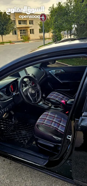 كيا فورتي فل مع فتحه سقف وبصمه 2011 اصل برايفت