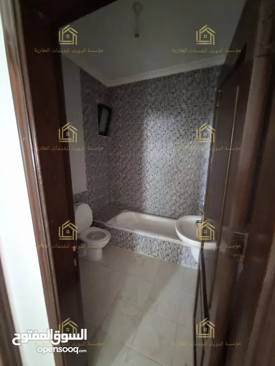 شقة مميزة - ضاحية الرشيد - 3نوم1ماستر - 190م - ترس خارجي واسع - قرب الخدمات