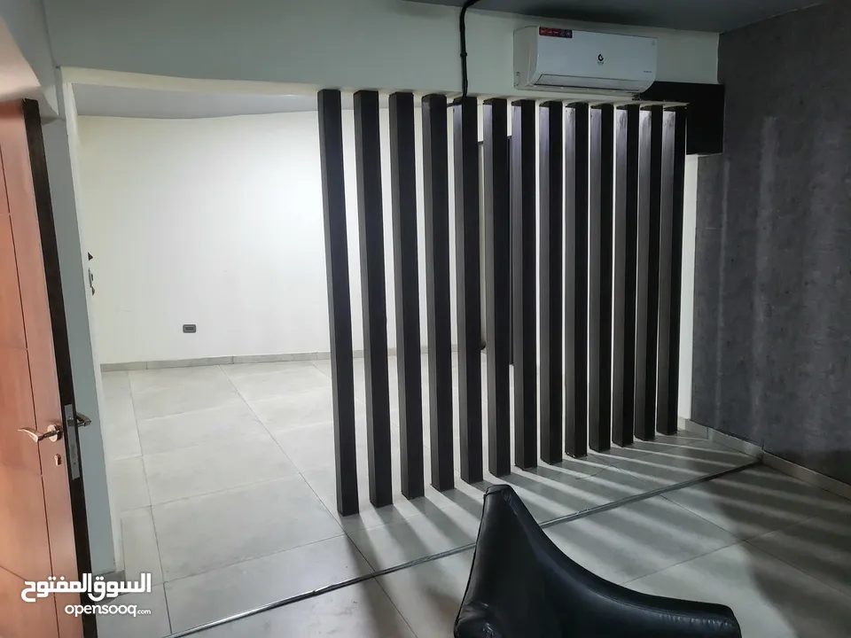 مكتب جاهز ومؤثث