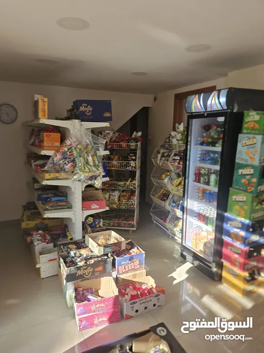 تجهيزات سوبرماركت صغير