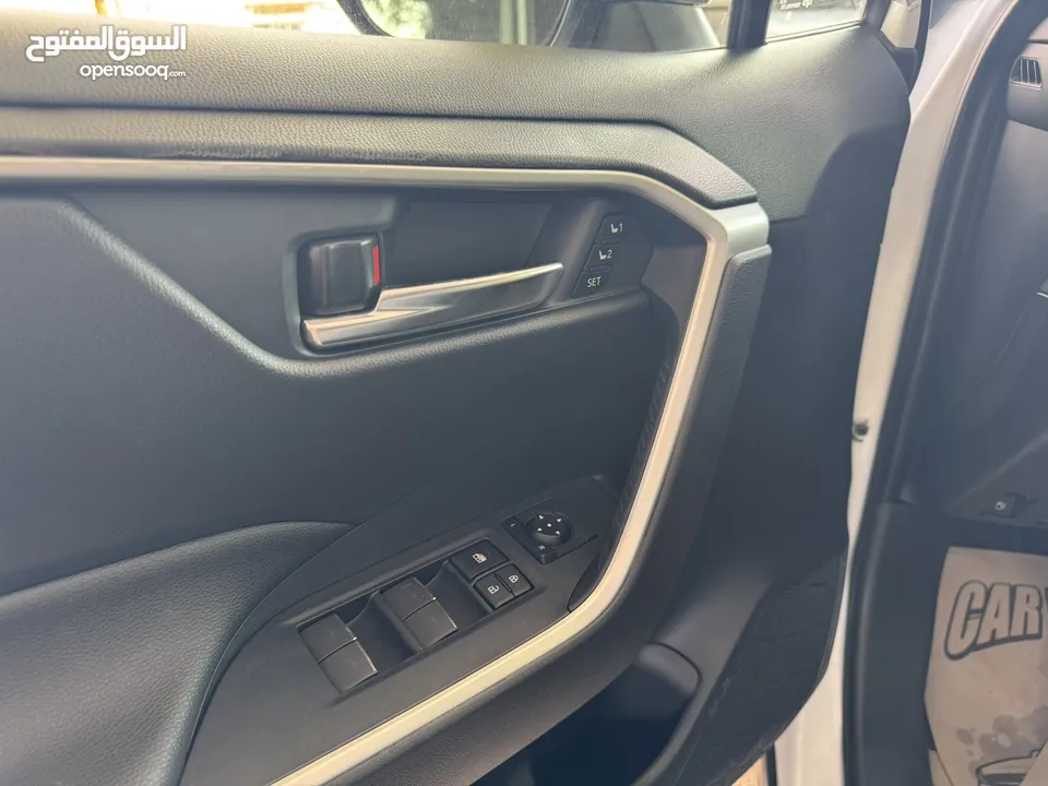 Toyota Rav4 2023 XLE Premium