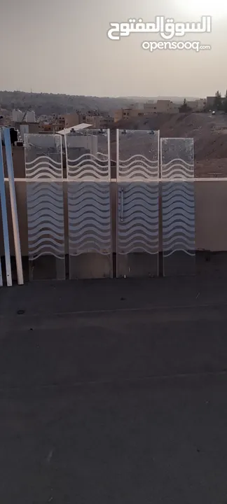 شور بوكس157*150.   بركب فوق البانيو. ضرفتين  وسط