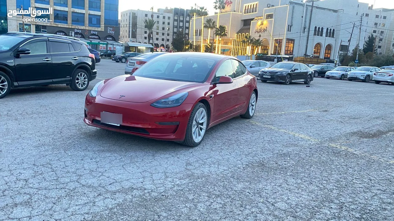 Tesla model 3 2022 standard plus/7 جيد / اتوسكور A/ عداد قليل كاش وبالاقساط