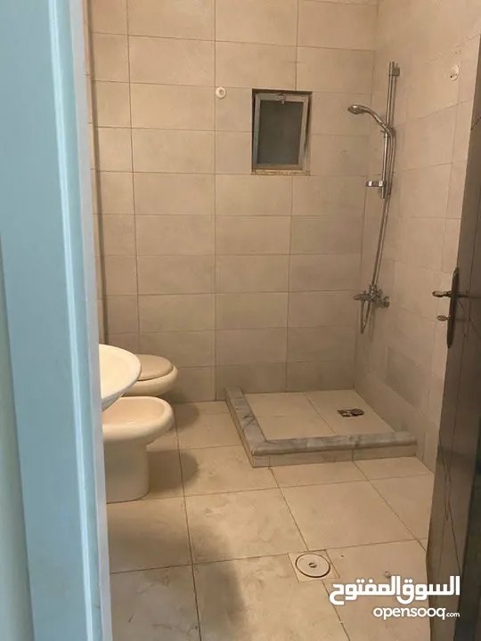 عمارة استثمارية بضاحية الامير حسن للبيع من المالك مباشرة