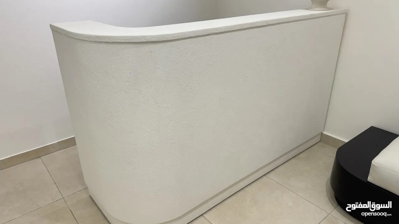 اثاث استراحة ( كورنر انيق جدا مع كاونتر و كرسي)لعيادة او مركز صحي مودرن فاخر جدا و جودة عالية