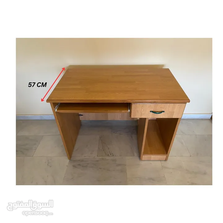 مكتب خشبي متين يصلح للدراسه و العمل بحالة ممتازة *للاستلام فقط* - Office desk for sale