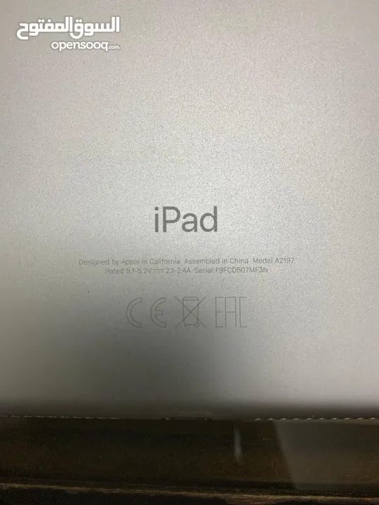 للبيع iPad جيل 7 – 32 GB فضي – حالة ممتازة