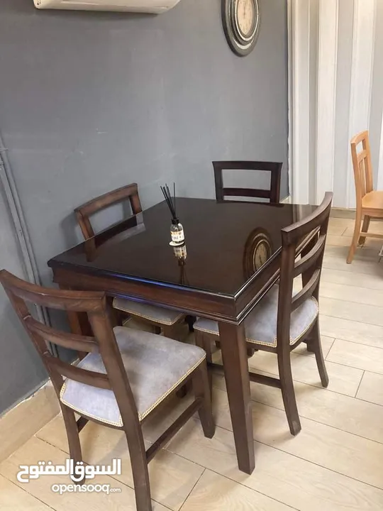 جميع موديلات الطاولات والكراسي