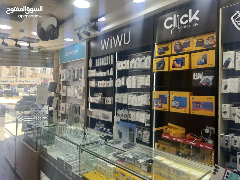 ديكور محل موبايلات بحالة ممتازه للبيع