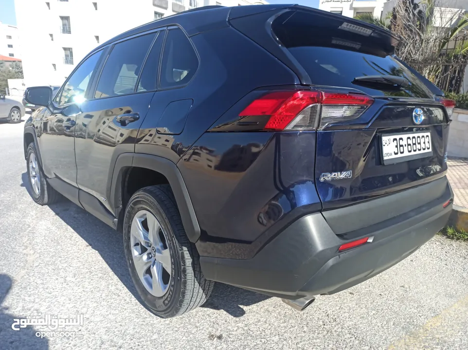 تويوتا Rav4 موديل 2020 صنف XLE فتحة بالسقف