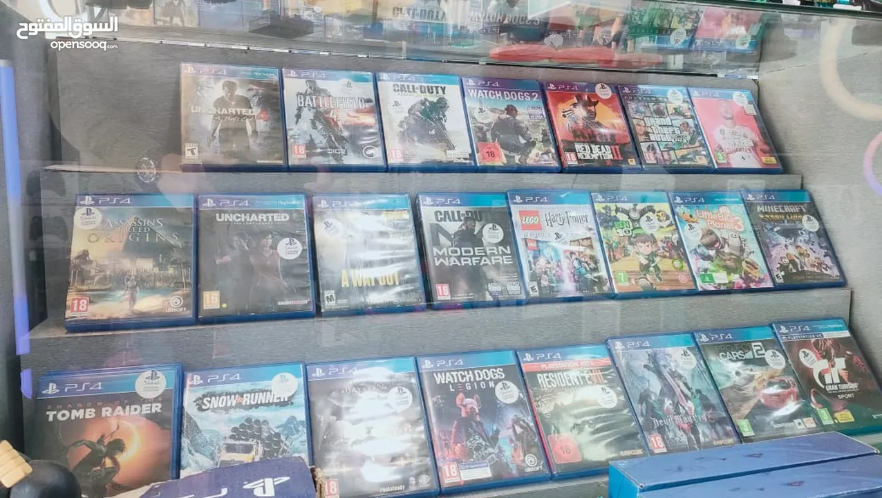 سيديات وألعاب بليستيشن 4 وثري مع توفر خدمة توصيل
