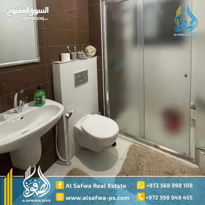 شقه فخمه للايجار مع حديقه خارجيه شارع القدس قرب بكدار