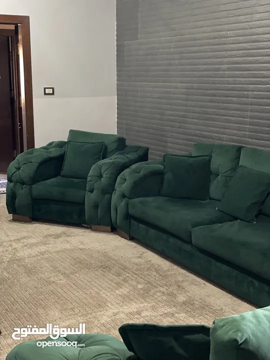 طقم كنب تفصيل خشب لاتيه لون زيتي 9 مقاعد وبفة