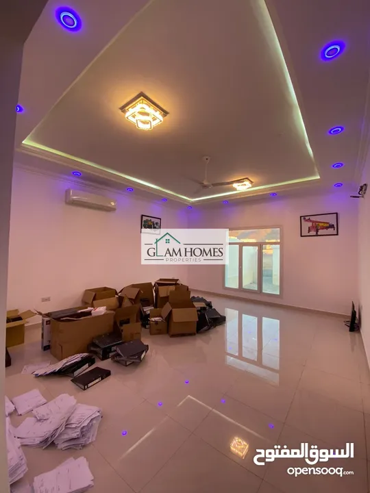 Elegant 5 BR villa for sale in Bosher Awabi Ref: 770H