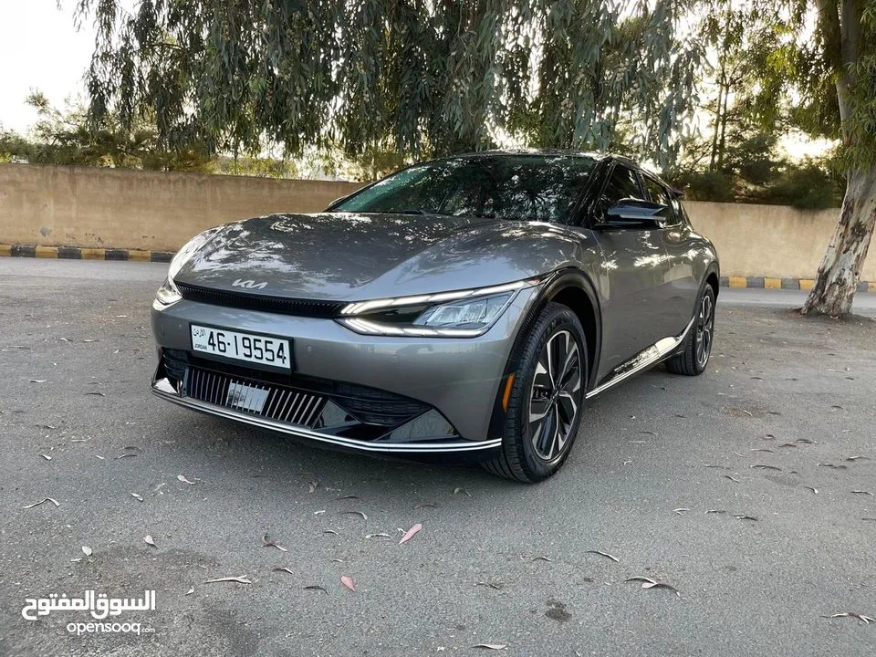 كيا ev6 2023 فل كامل ما عدا الفتحه فحص كامل بدون ملاحظات جمرك جديد للبيع بسعر مميز