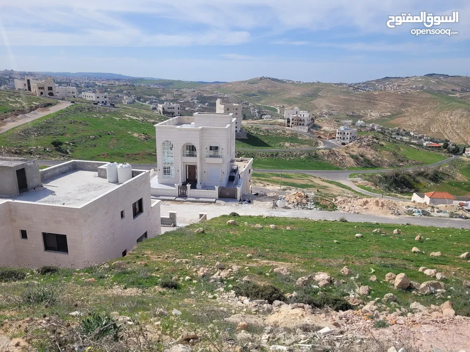 أرض مرتفعة ذات إطلالة خلابة في أجمل مناطق شفا بدران