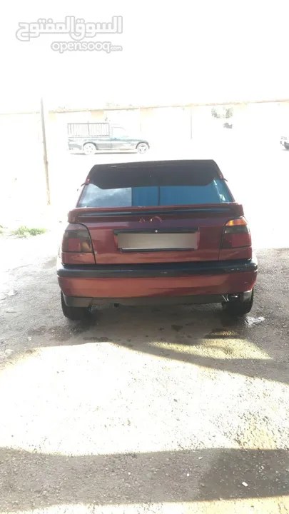سيارة قولف mk3 للبيع أو البدل موديل 1992 موتور 1800سي سي فحص اثنين جيد خلفي بس أنا بياع خالي قص قلبا