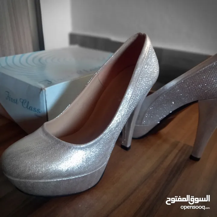 احذيه بحال الجديد لبسة واحدة للبيع         أحذية  أحذية