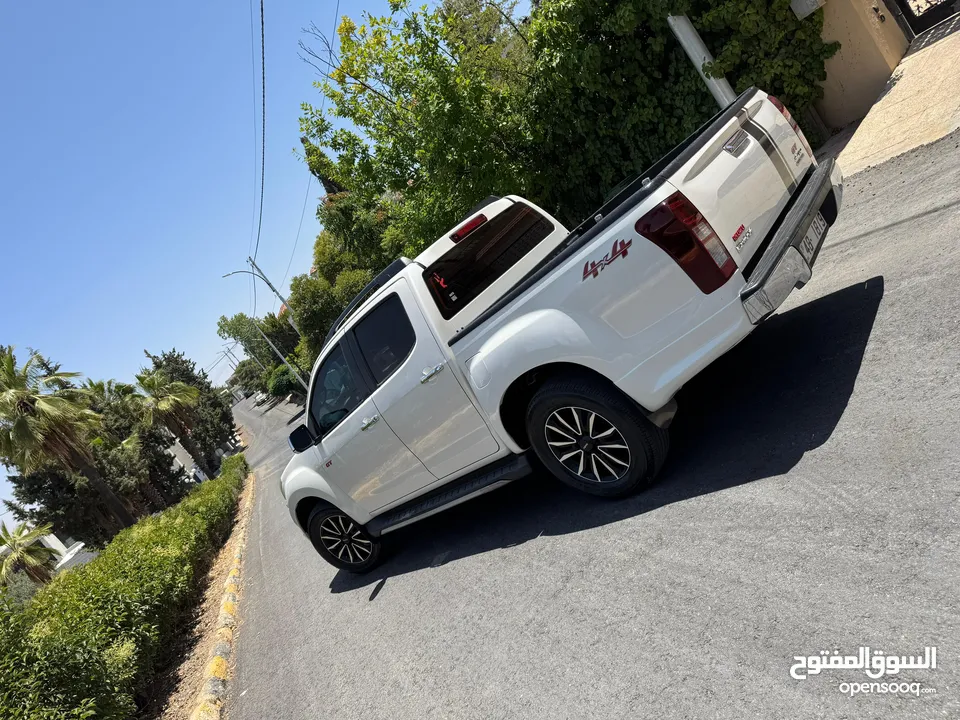 بكب ايسوزو دي ماكس Gt اصلي مديل 2020  فحص كامل لون ابيض لؤلؤي بسعر مغري قابل للبدل