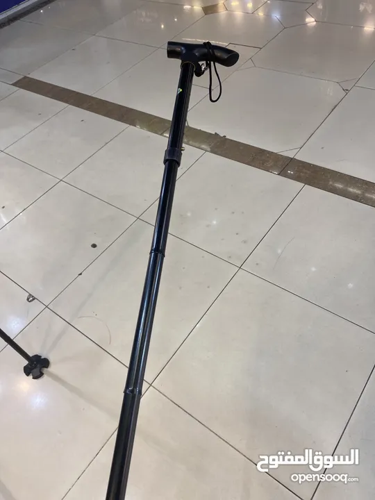 عكازة خشب متعددة الاشكال