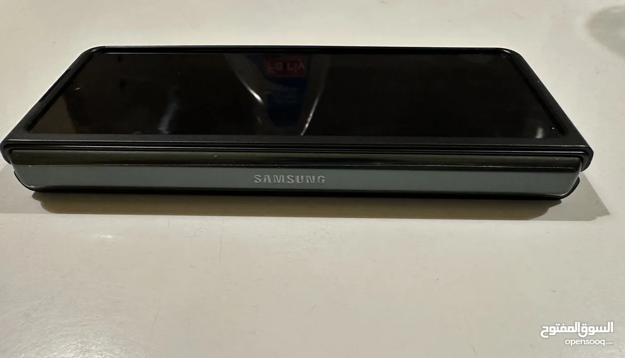 Samsung fold 3 256 GBbrand new only used for 5 days for sale