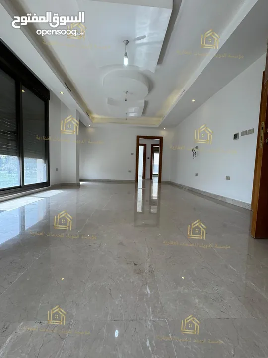 شقة فاخرة - لم تسكن - دير غبار - 3نوم 1ماستر - 220م - بإطلالــــه مميزة - قرب الخدمات العامة
