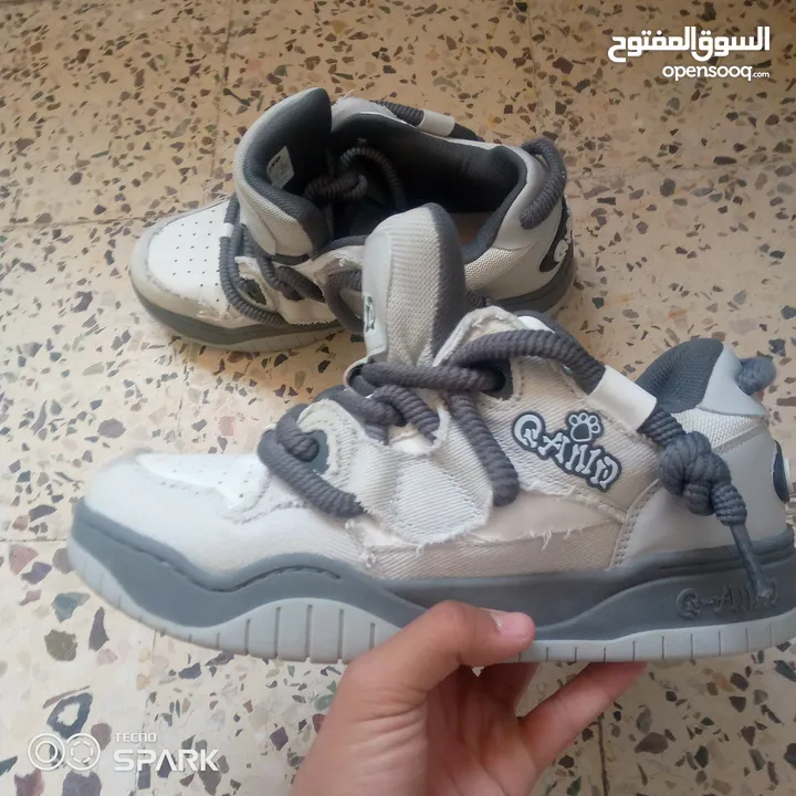 بوت كثير كثير مرتب البوت ما شاء الله احسن من هيك مفش البوت زي ما مبين بالصورة لون رمادي