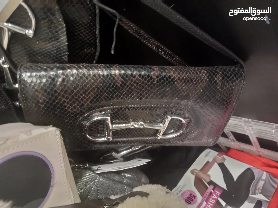 فرصة قبل العيد شروة بسعر حرق للبيع بالجملة شناتي ستاتي براند Stradivarius الاسباني 100 حبة مشكلين