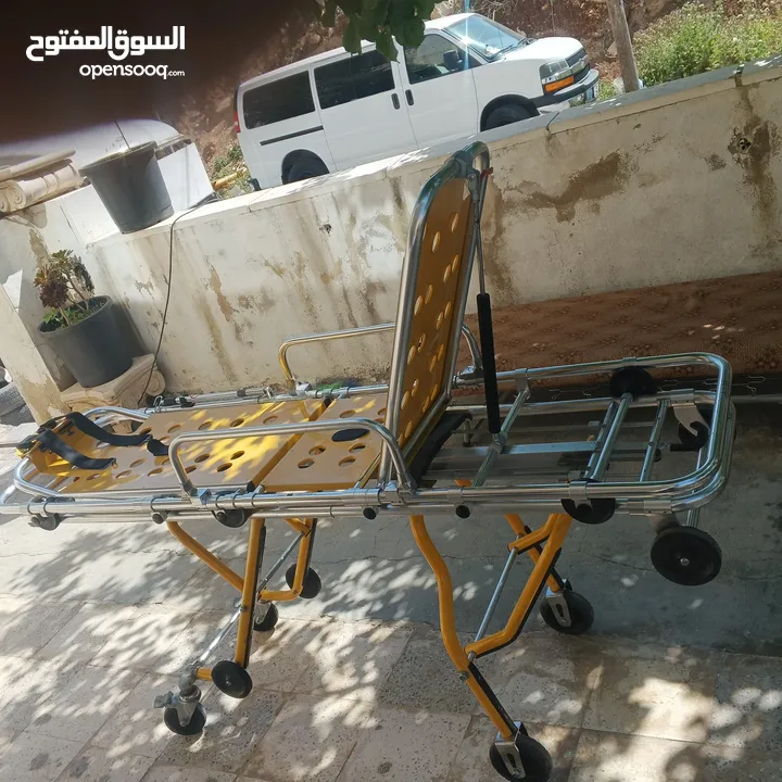 ترلة اسعاف سرير اسعاف  مميز للبيع